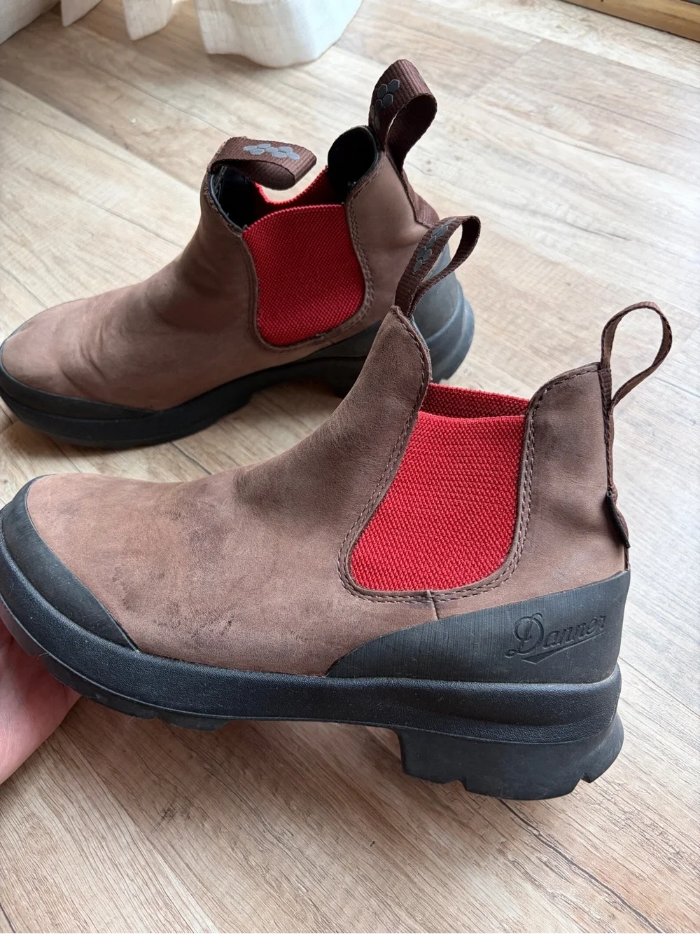 Danner Pub Garden Chelsea Boots Brown and Red Oiled Leather Waterproof 8.5